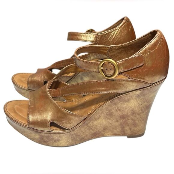 Born Crown Metallic Leather Bronze Orange Wedge Sandals Open Toe Heels Size 9 - Picture 1 of 12